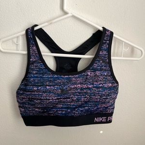 New never worn Nike sports bra